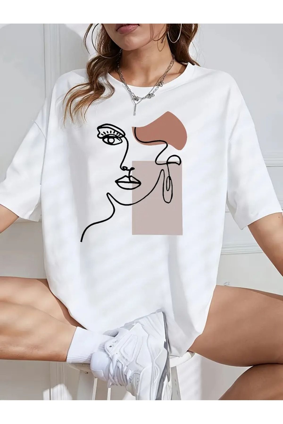 Boi Kadın Soyut Yüz Çizgi Sanatı Oversize Salas T-shirt Boyfriend