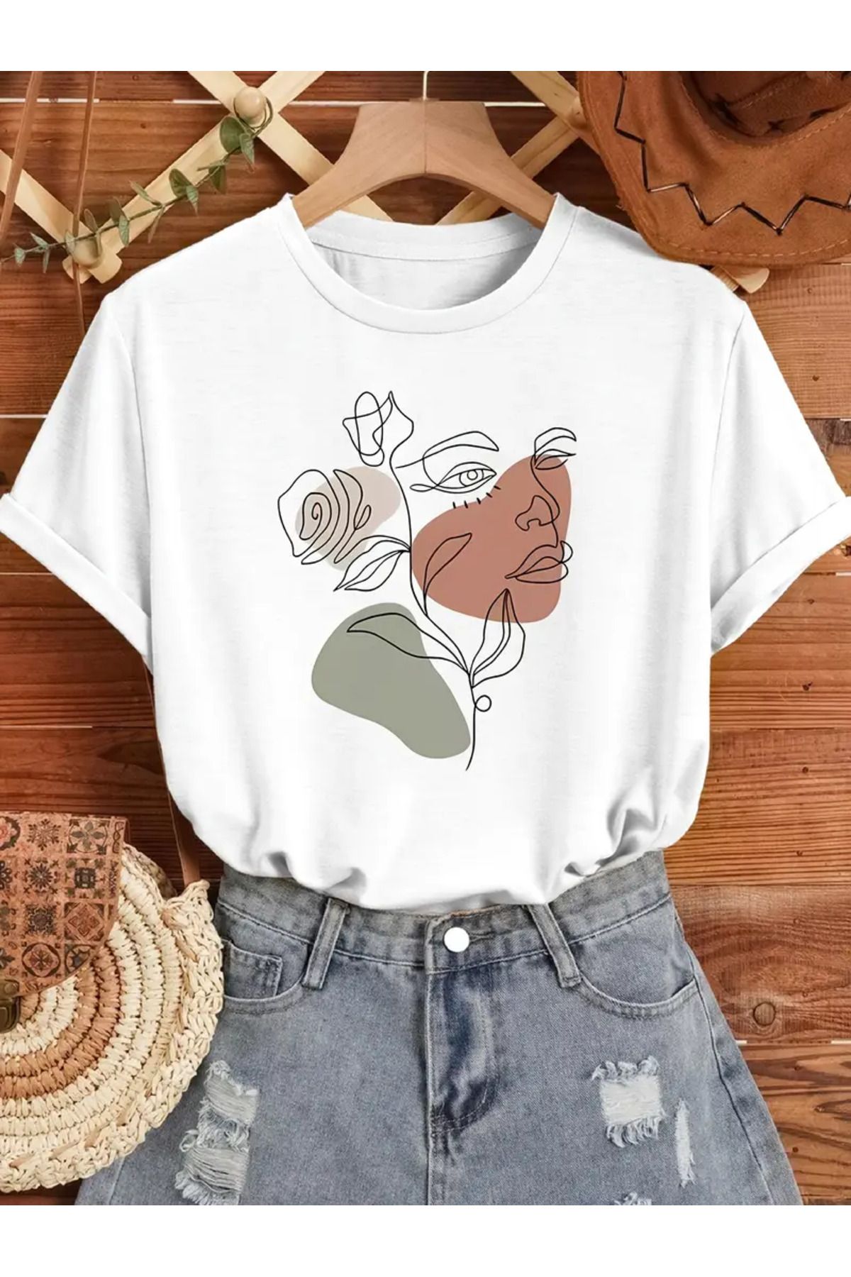 Boi Minimal perspektif Çiçek & Kadın Baskılı Beyaz Kadın Pamuk T-shirt