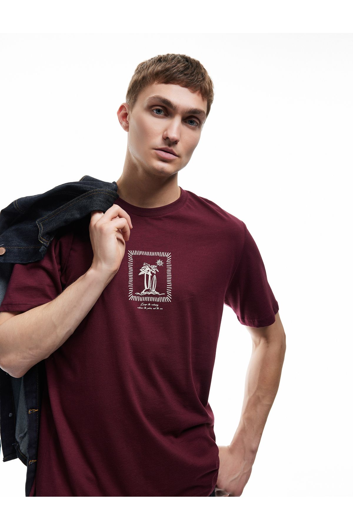Koton Kısa Kollu Regular Fit Pamuklu Bisiklet Yaka Baskılı Tişört