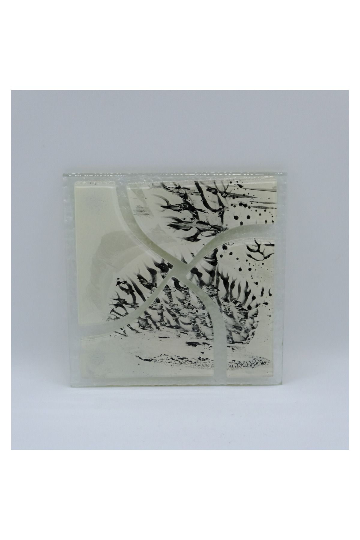 Golden Era El Yapımı Cam Füzyon Nihale – Dekoratif ve Dayanıklı Cam Altlık (15x15 cm)