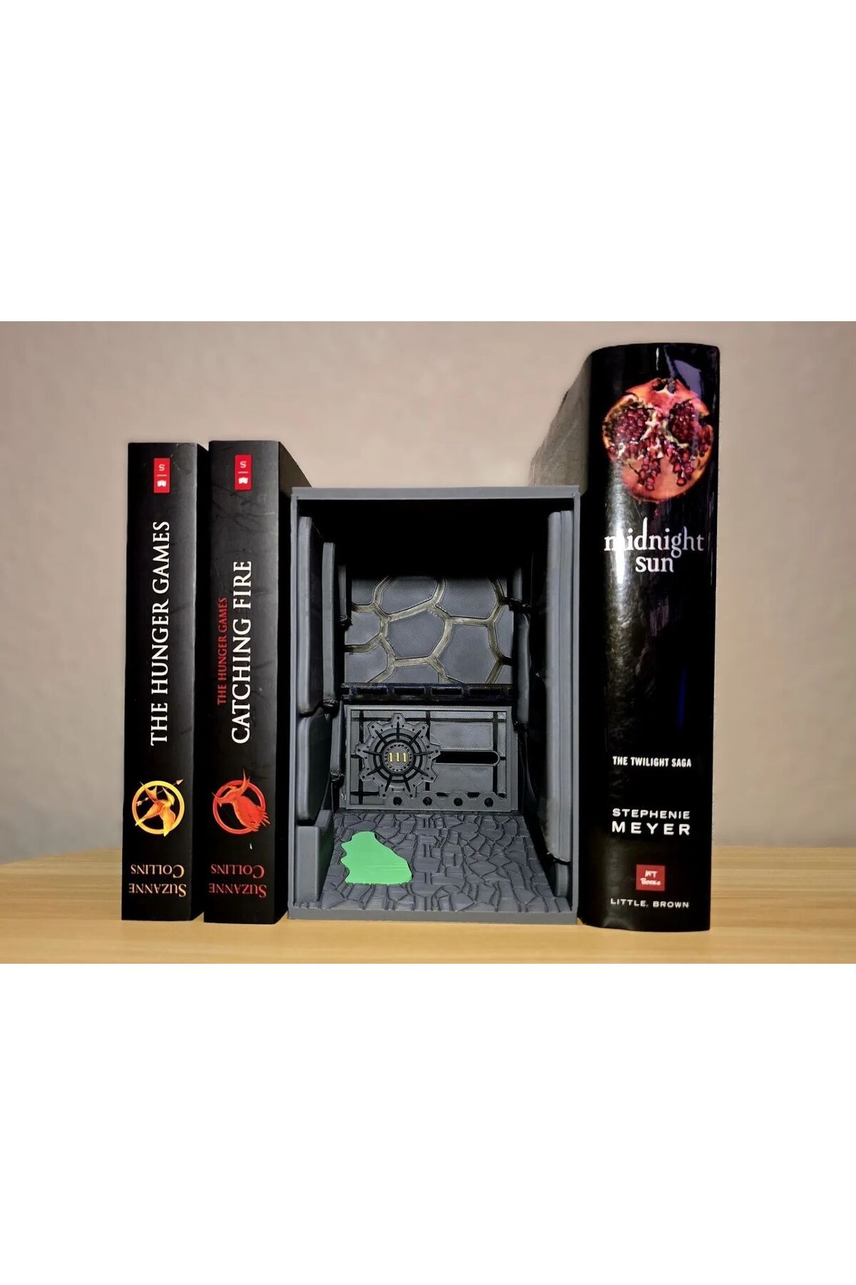 Lion 3D Teknoloji Functional Fallout Vault Booknook / Kitap tutucu dekorasyon