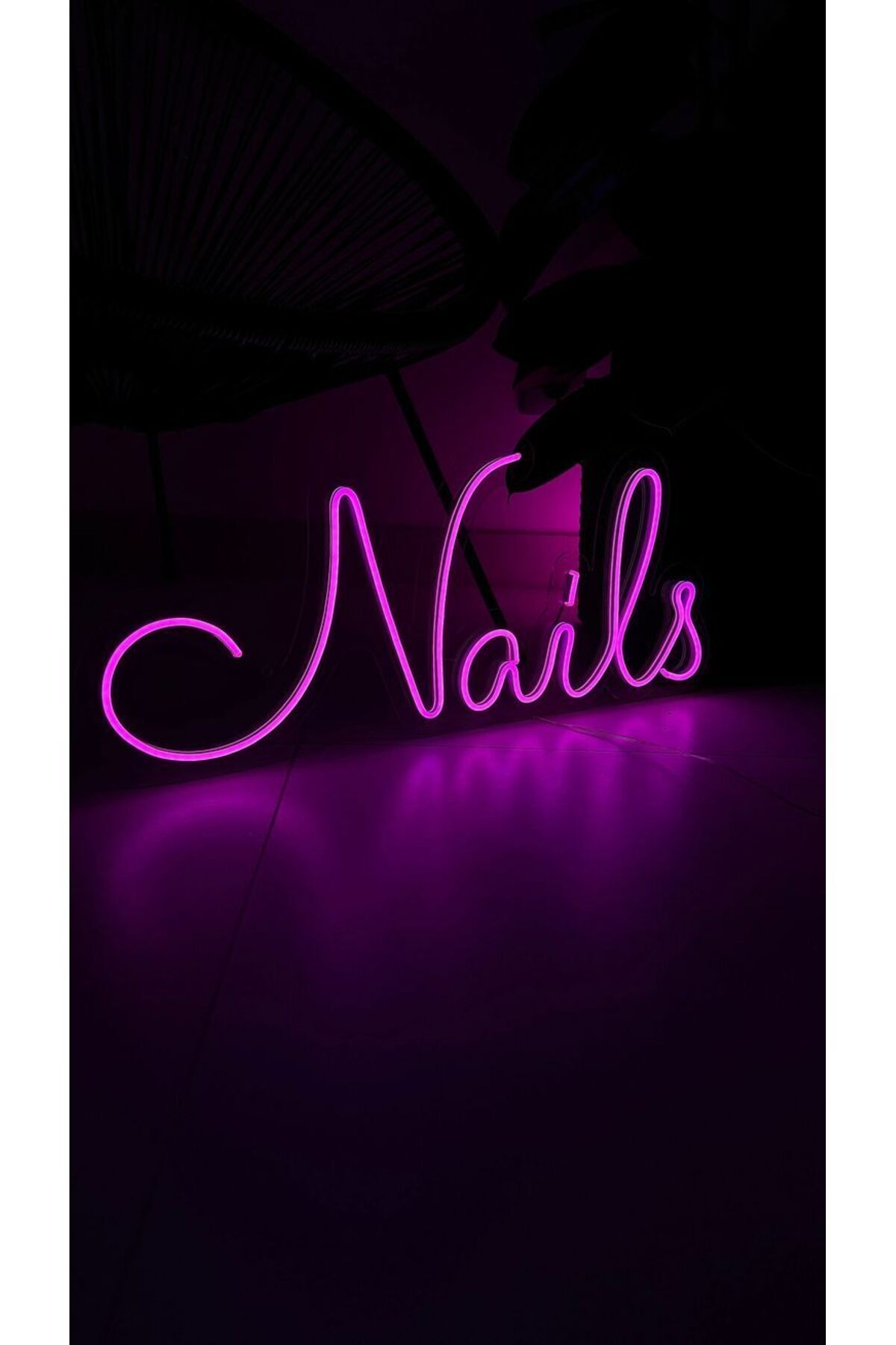 shop nails neon yazı