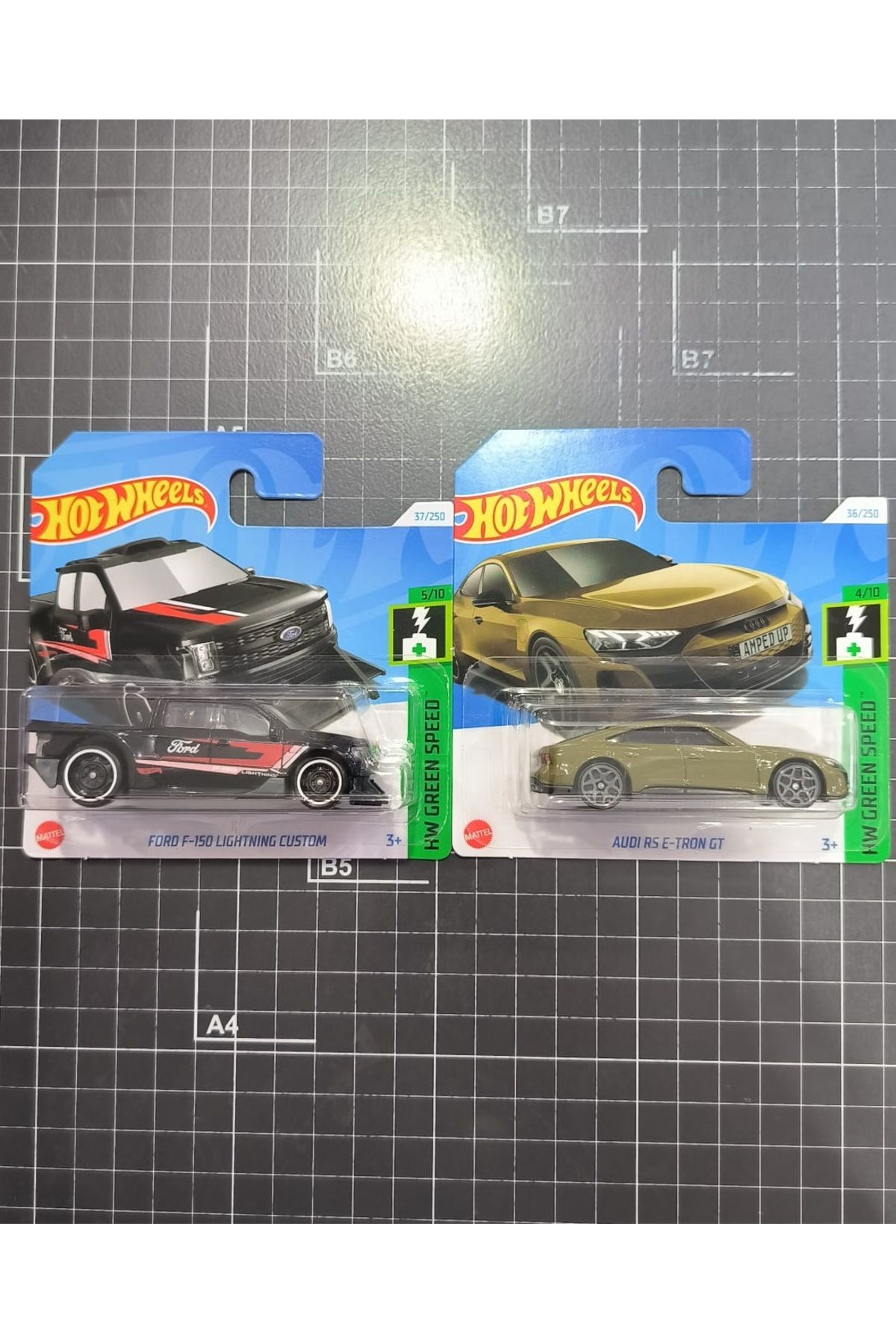 HOT WHEELS HOTWHEELS AUDI RS E-TRON GT ve FORD F-150 LIGHTNING CUSTOM