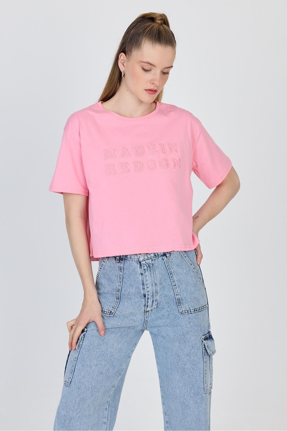 Rays Şeker Pembe Yazı Nakışlı Crop Tişört 25259