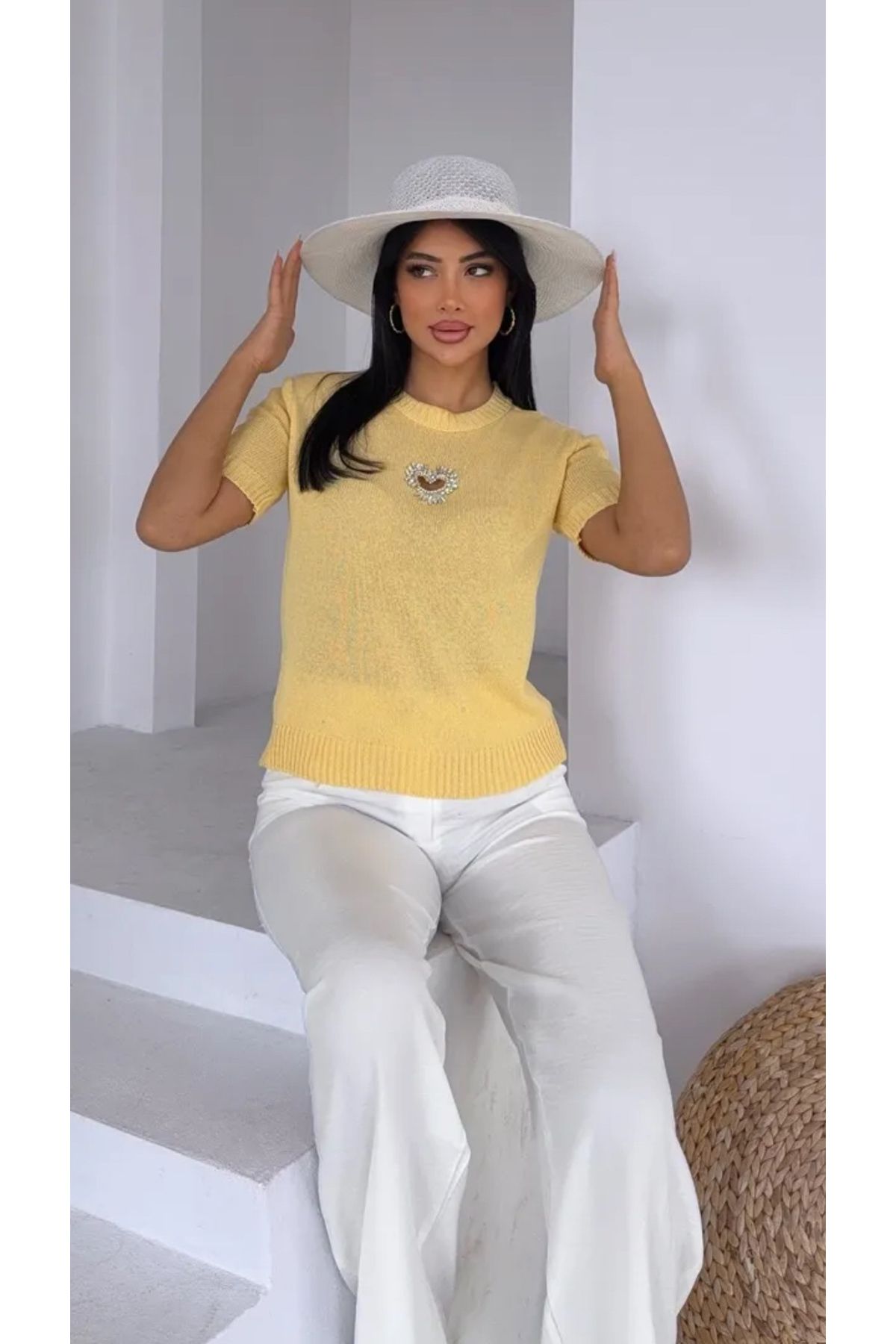 Noi Belis Taş İşleme Detaylı Bisiklet Yaka İnce Yazlık Bluz SS25BZ0011