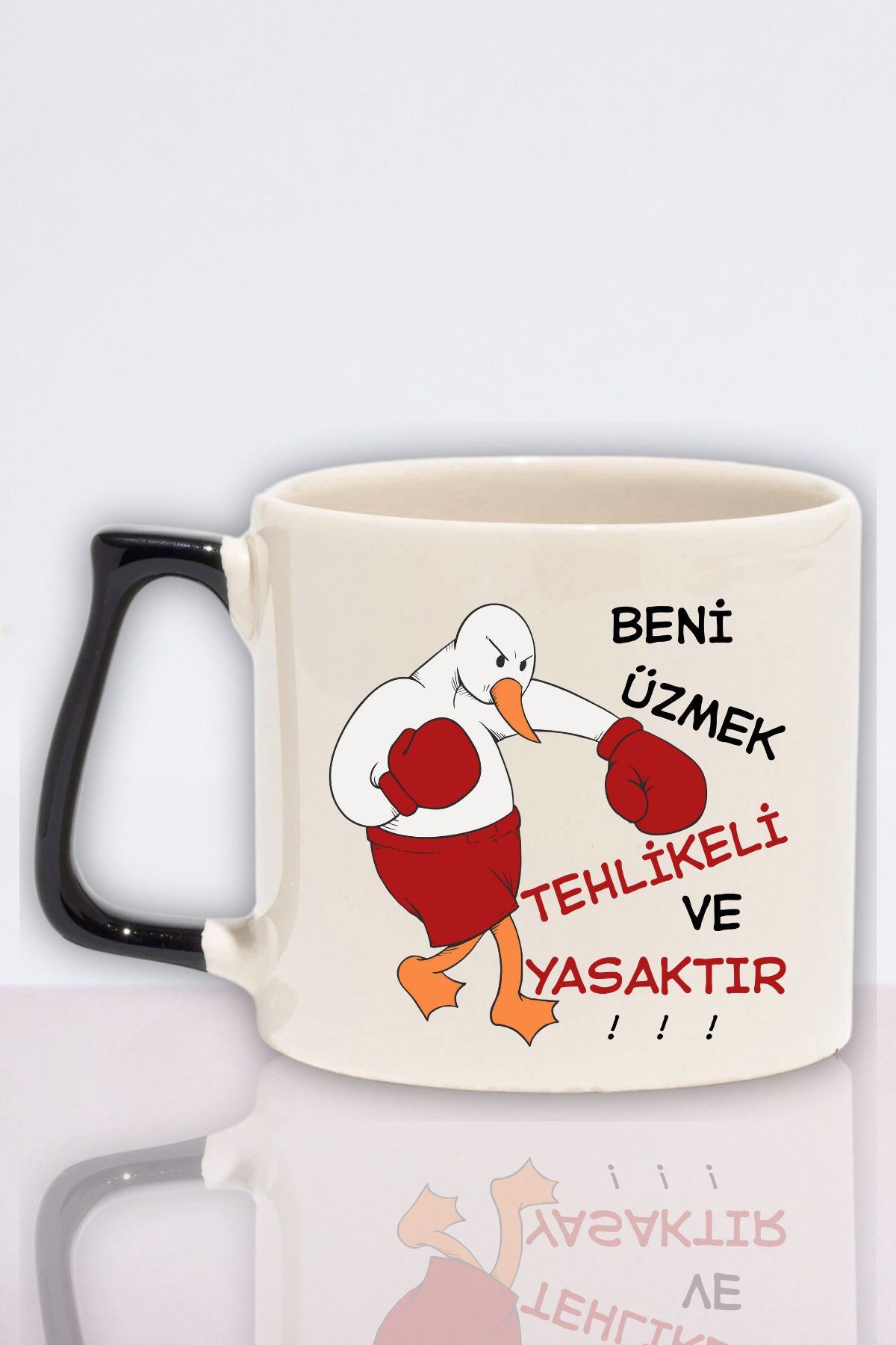 qoeuyl boutique Beni Üzmek Tehlikeli ve Yasaktır Baskılı Eğlenceli Hediyelik Renkli Kulplu Kupa Bardak
