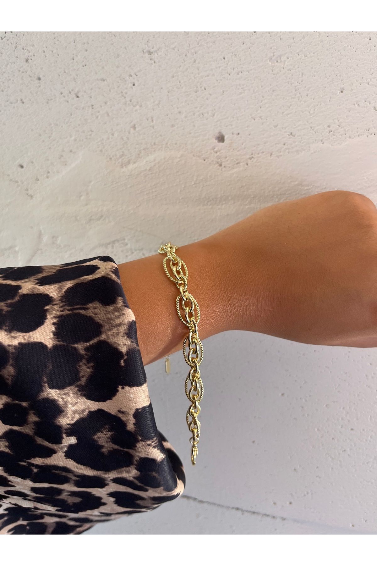 FASHİON JEWELRY Geçmeli Burgulu Halka Model 14 K Renk Kadın Bileklik