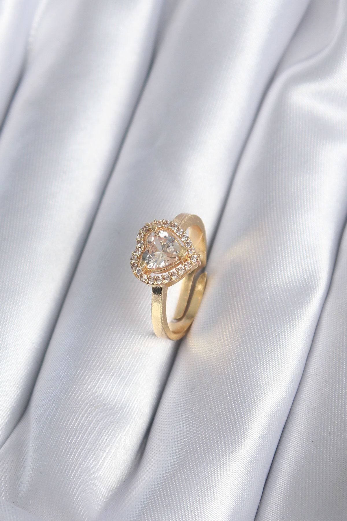 ÖYKÜ VE YİĞİT Pirinç Gold Renk Zirkon Taşlı Kalp Charm Model Kadın Yüzük - TJ-BYK2863