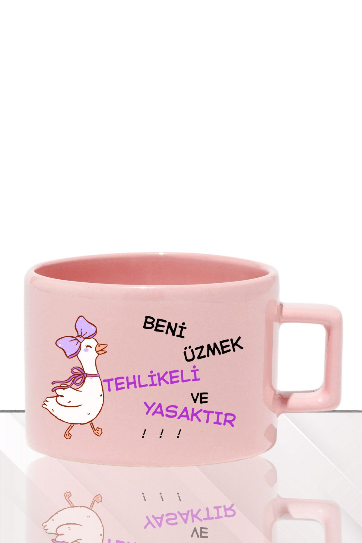 qoeuyl boutique Beni Üzmek Tehlikeli ve Yasaktır Baskılı Eğlenceli Hediyelik Pastel Renkli Dikdörtgen Kulplu Fincan