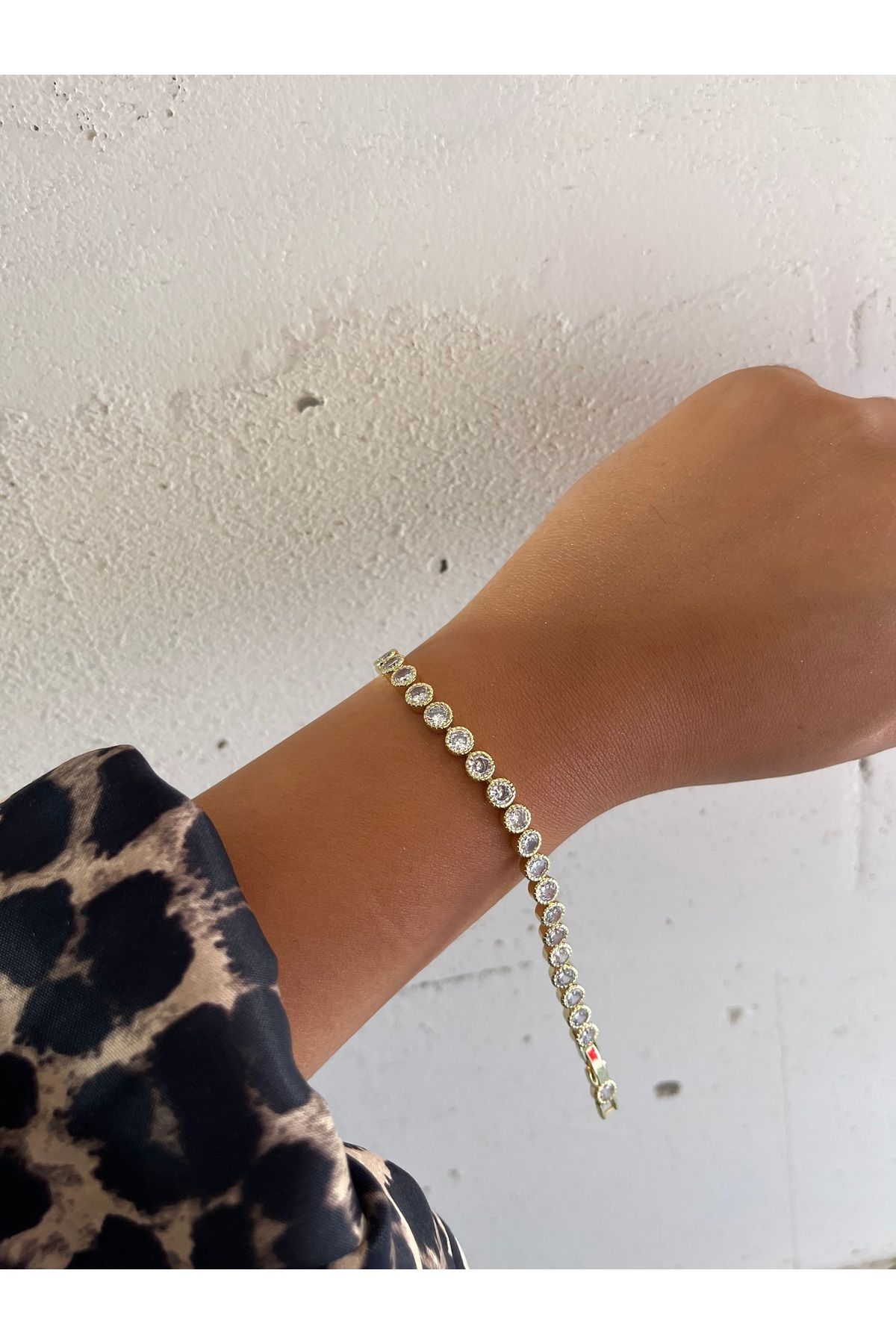 FASHİON JEWELRY Yuvarlak Gümüş Taşlı Gold Su Yolu Modeli 18+1 Cm