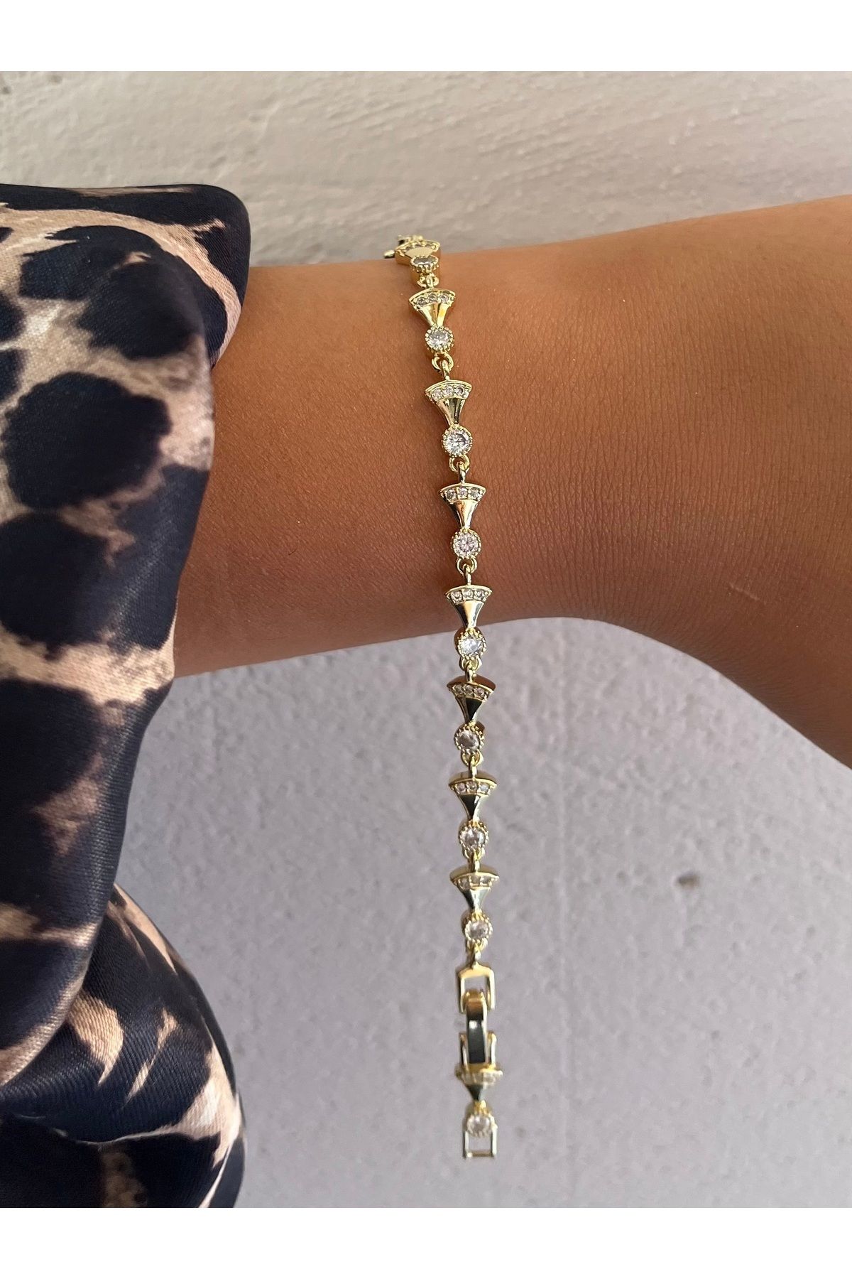 FASHİON JEWELRY Altın Renk Taşlı Zarif Kadın Bileklik Model