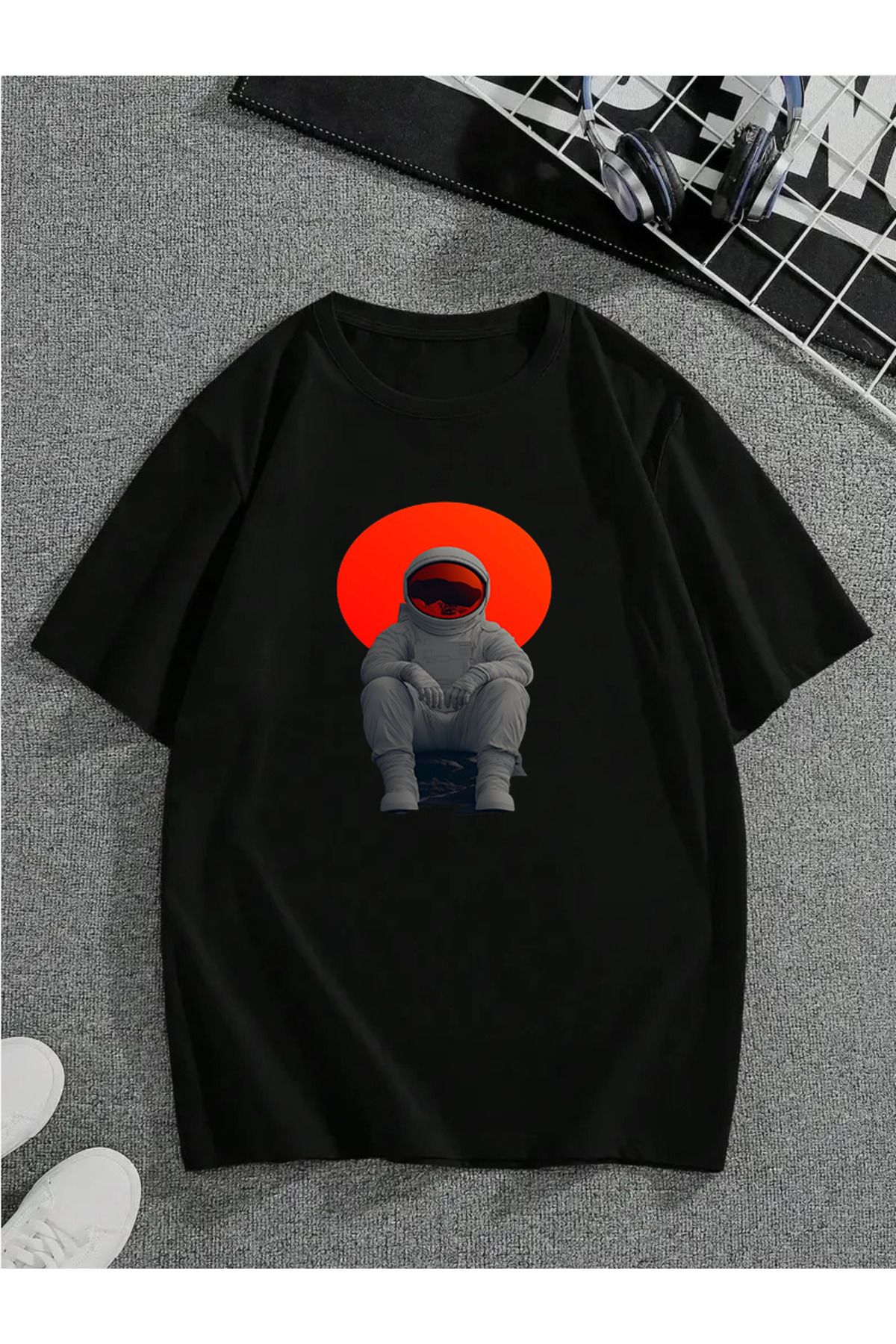 MODA Unisex Oversize Kalıp Astronot Baskılı T-Shirt