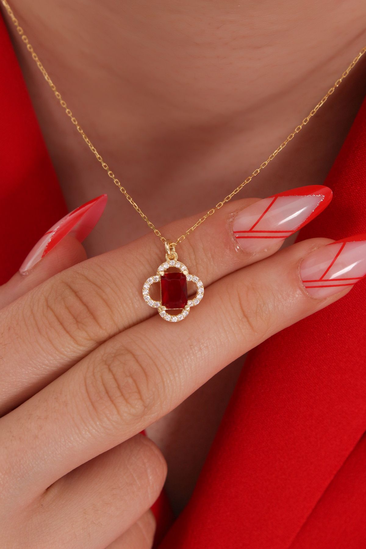 LİNOVE JEWELLERY Ruby Baget Kolye, 925 Ayar Gümüş Kolye, Yonca Kırmızı Kolye, Gümüş Kırmızı Kolye