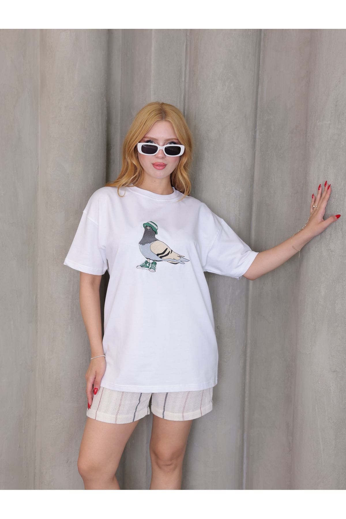 GRODYT GRODY.T Oversize salaş boyfriend kadın T-shirt bisiklet yaka, iki iplik örme nakışlı tişört.