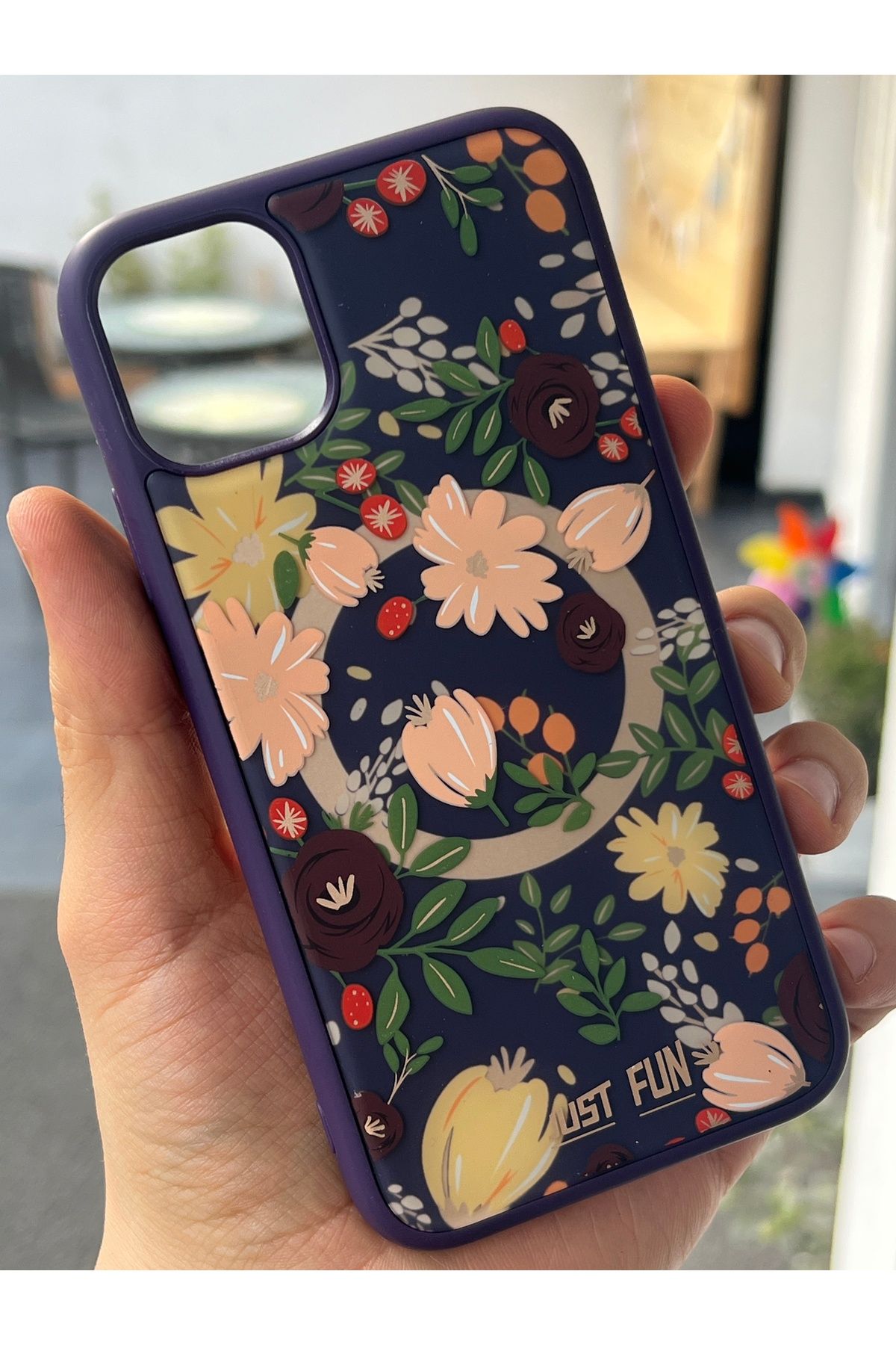EDELFU Premium iPhone 11 MagSafe Uyumlu Çiçek Desenli Mat Kılıf Renkli ve Zarif Koruma
