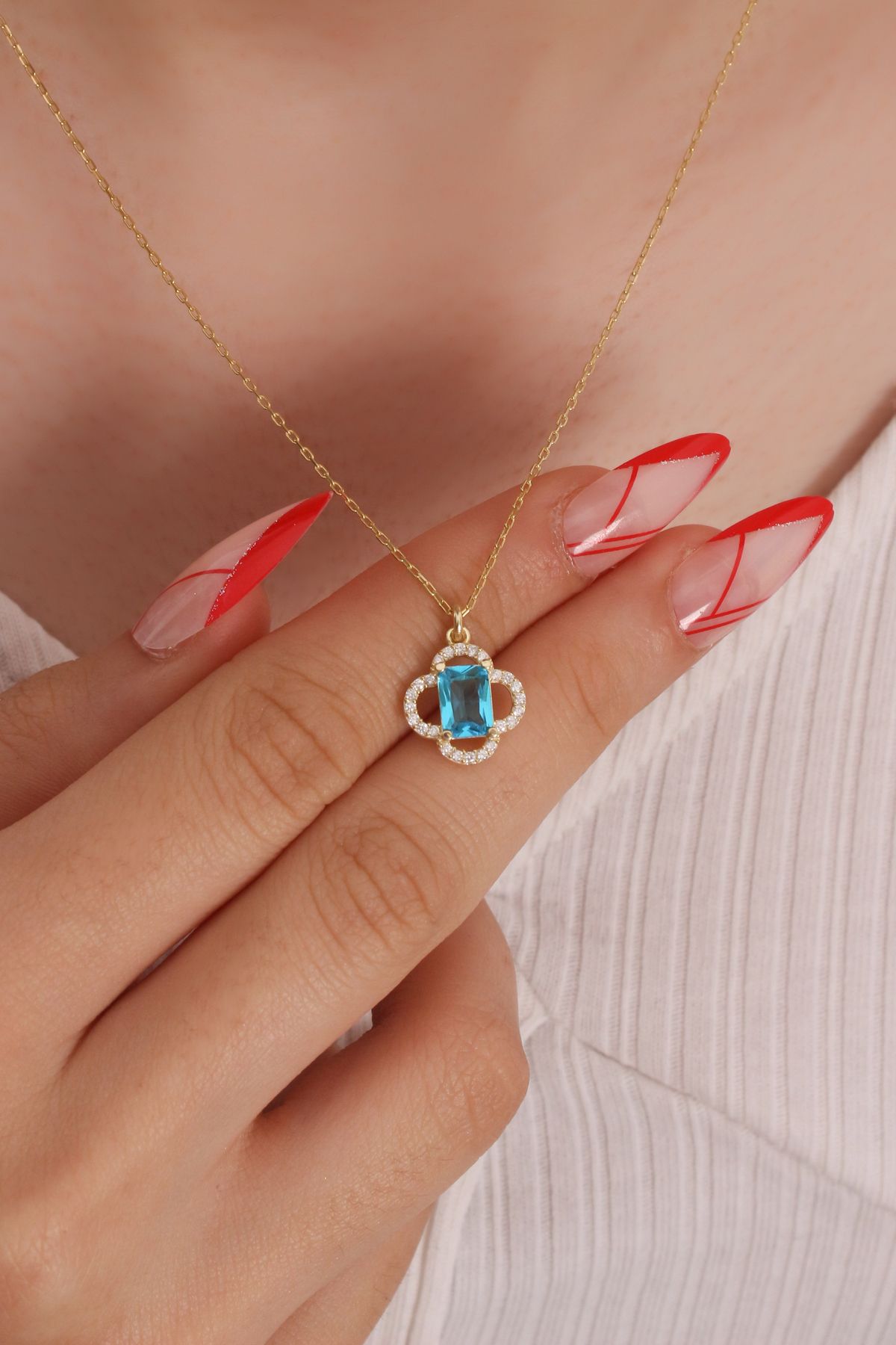 LİNOVE JEWELLERY Blue Topaz Baget Kolye, 925 Ayar Gümüş, Yonca Mavi Kolye, Gümüş Baget Kolye