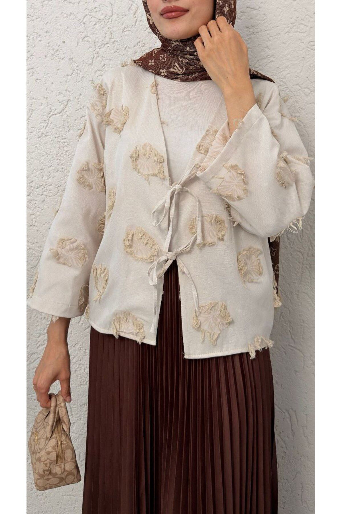 Castivo Fashion Püskül Çiçek Desenli Bağlamalı Dokulu Kısa Ceket