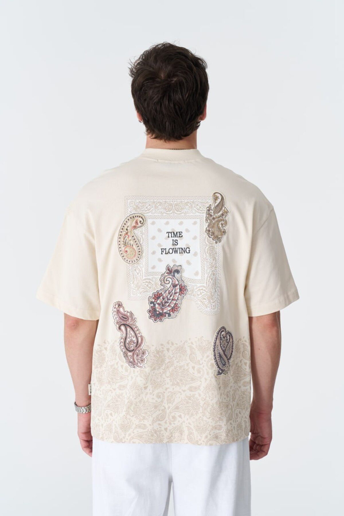 fame-stoned Time Is Flowing Yazılı, Baskılı, Nakışlı %100 Pamuk Oversize Ekru T-shirt