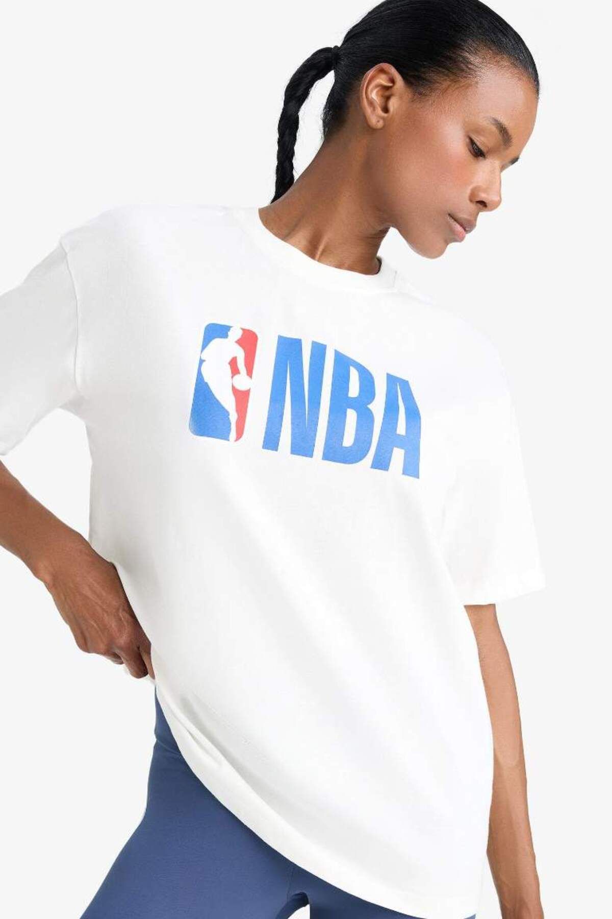 DeFacto Yeni Sezon DeFactoFit NBA Wordmark Oversize Geniş Kalıp Bisiklet Yaka Baskılı Kısa