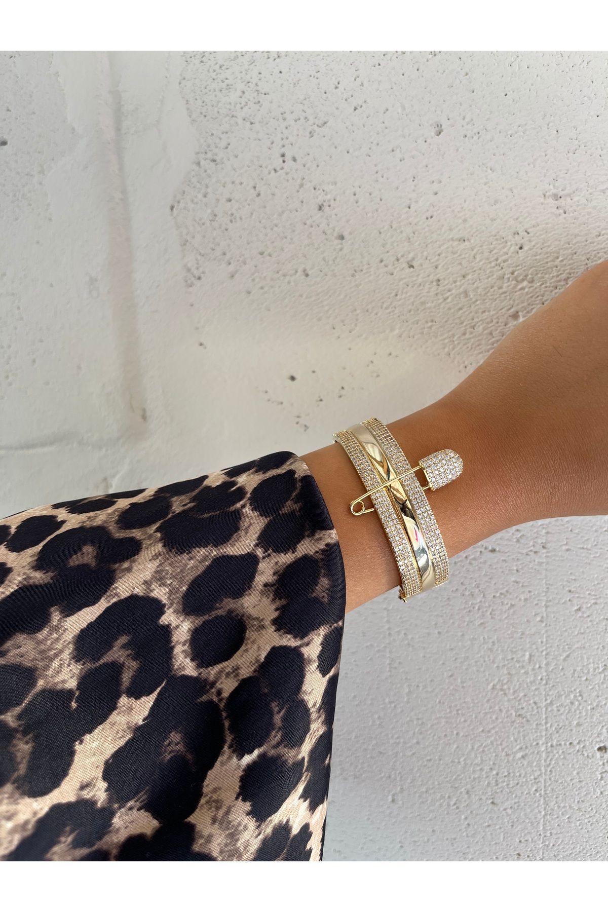 FASHİON JEWELRY Kalın Gold Taşlı İğne Model Tasarım Kelepçe