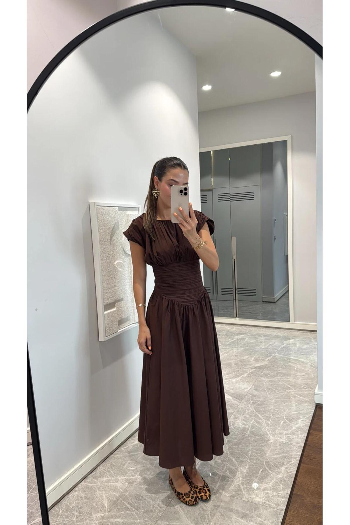 Genel Markalar  drapeli geniş çan etek beli büzgü tasarım kısa kollu bele oturan pinterest şık muadil midi elbise - Görsel 4