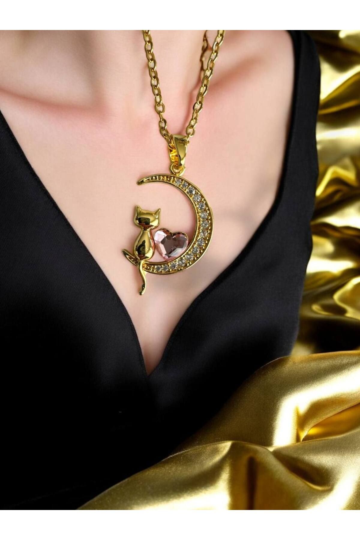 Herşey Nota Pembe Taşlı Kedi Figürlü Kadın Kolye – Gold Renk Paslanmaz Çelik, 55 cm Şık ve Sevimli Tasarım
