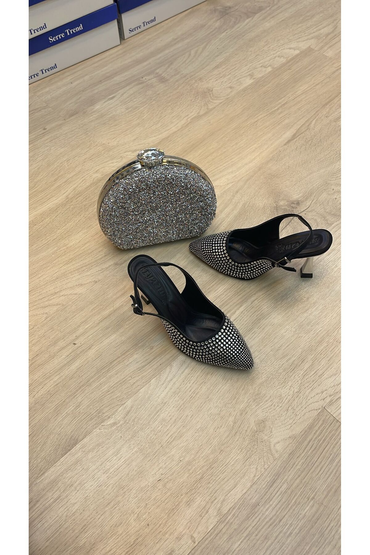 Forever Taşlı şık stiletto ve çanta kombini