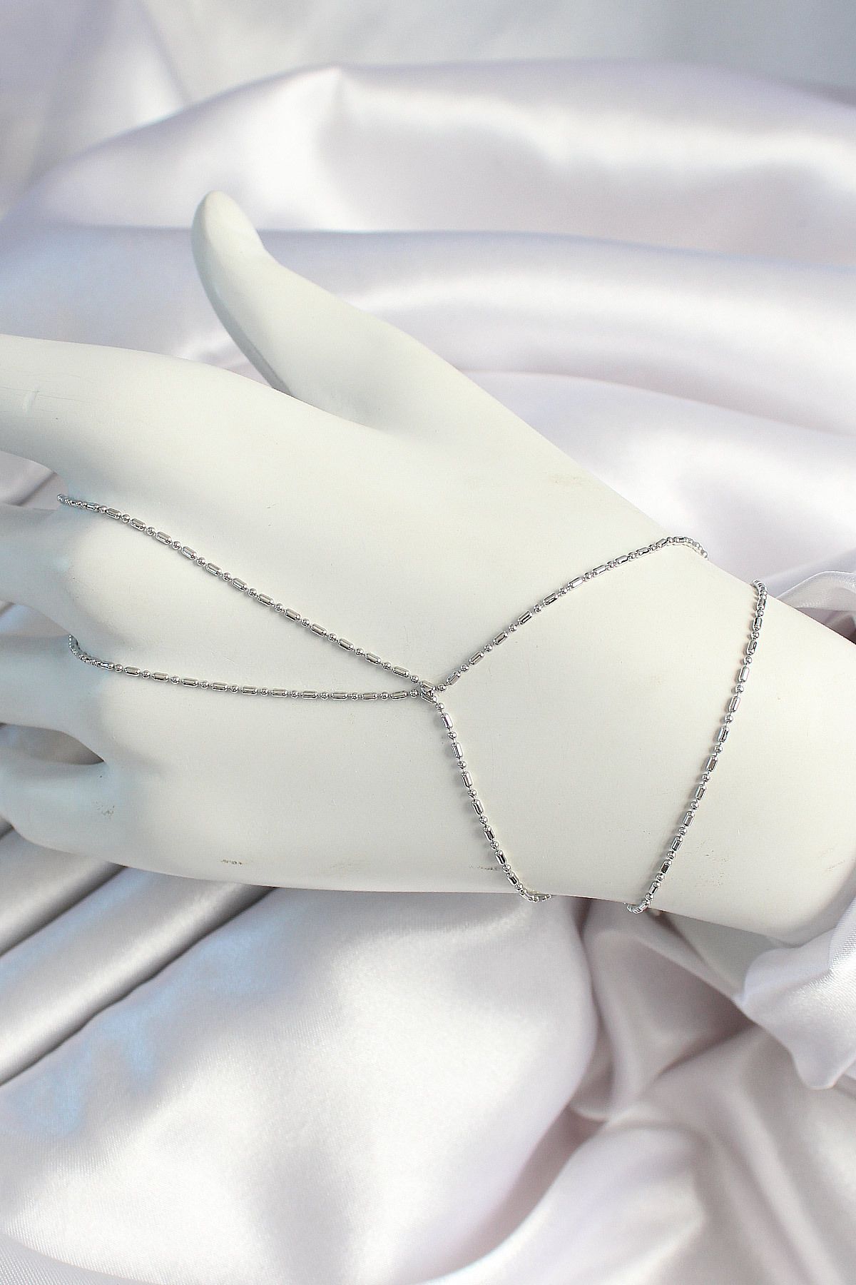 callerrons accessories Pirinç Gümüş Renk Zincirli Şahmeran - EBJ250530W34399