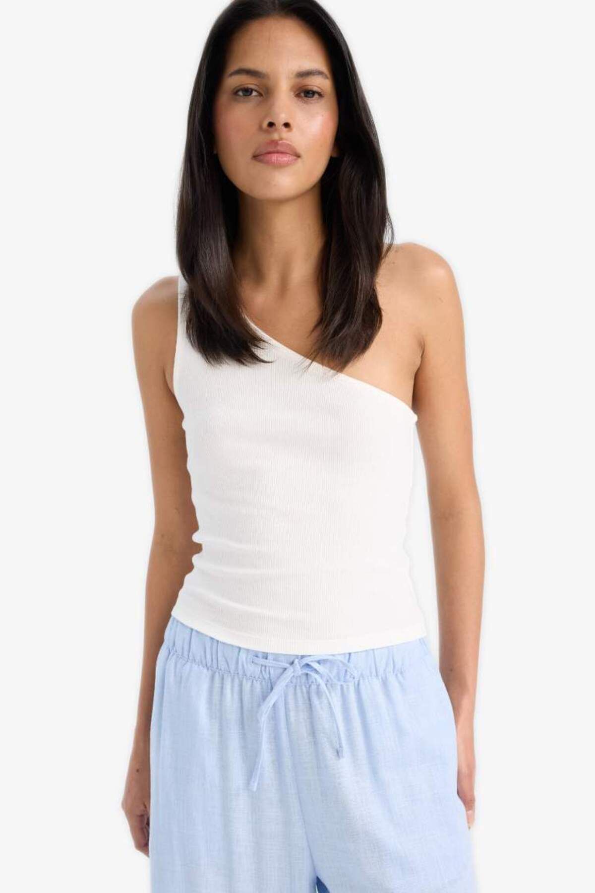 DeFacto Yeni Sezon Slim Fit Dar Kesim Tek Omuzlu Fitilli Kaşkorse Atlet