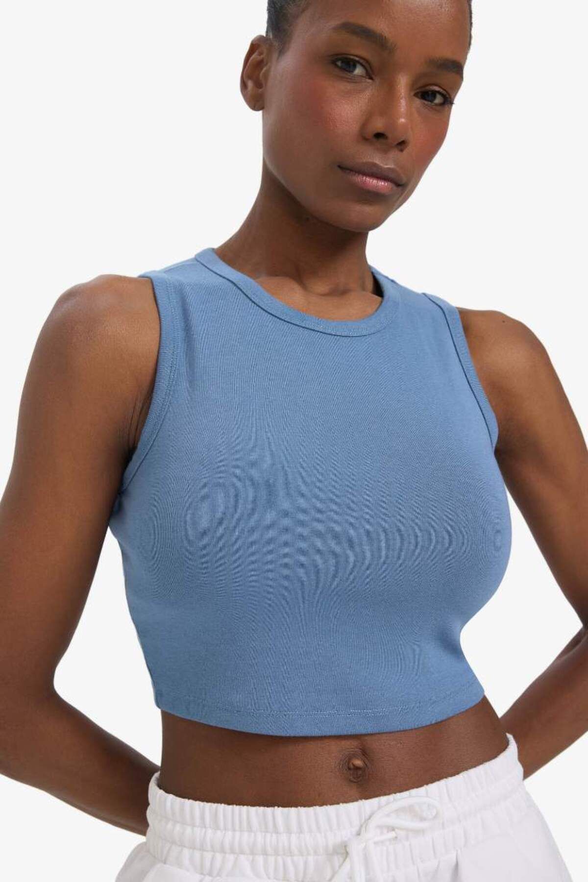 DeFacto Yeni Sezon DeFactoFit Crop Top Bisiklet Yaka Modal Sporcu Atlet