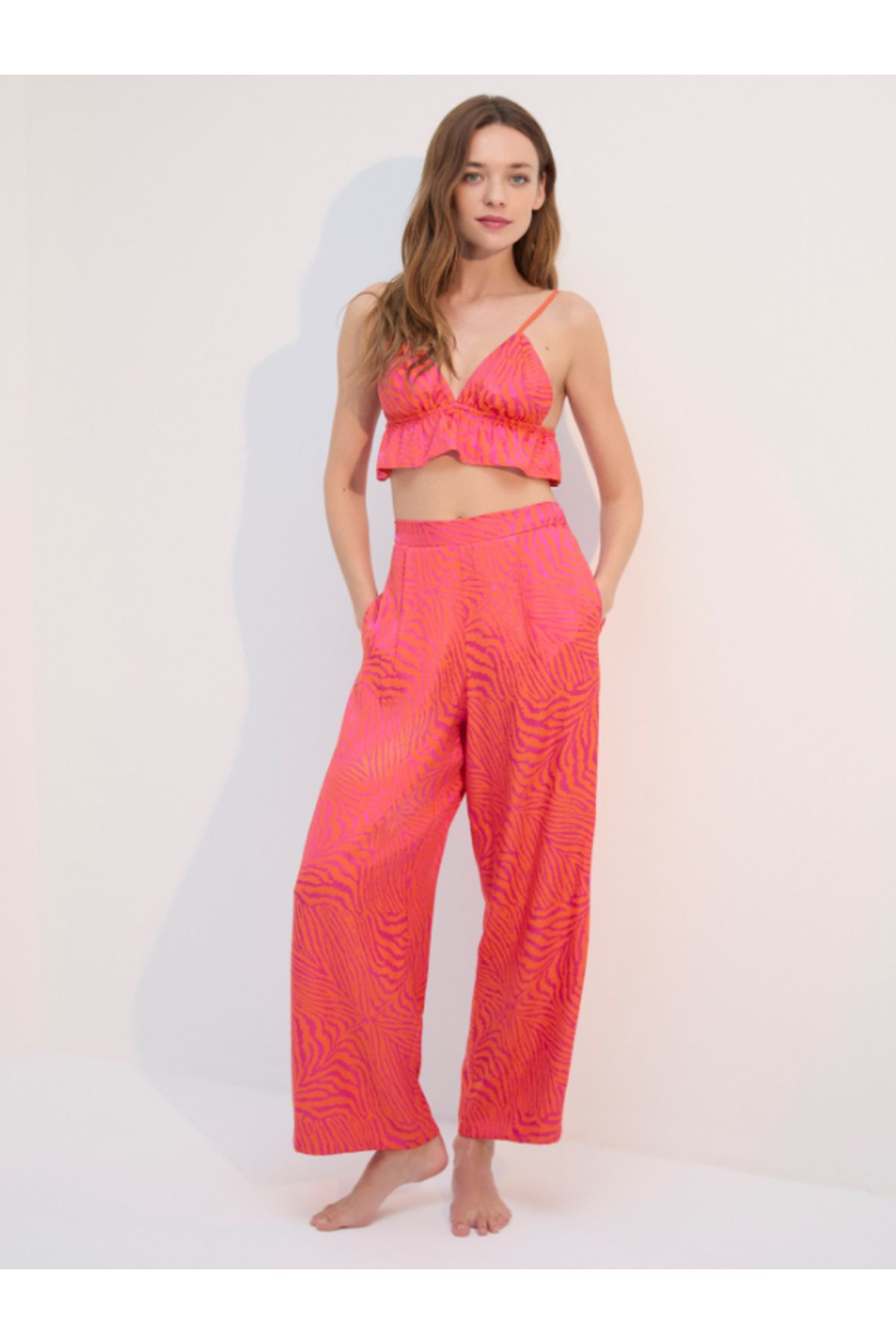 BONJOUR MADAME Viskon Jakar Sabahlık Büstiyer Pantolon Pijama Takım 3 Lü Takım BJM-1703 Çok Renkli