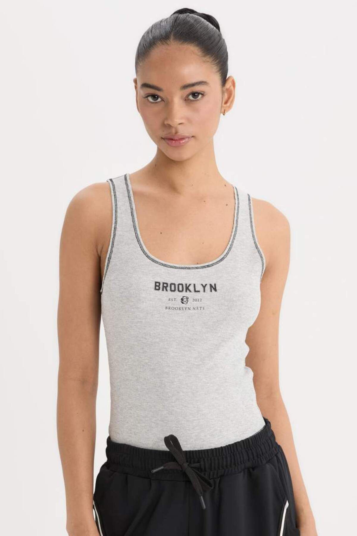 DeFacto Yeni Sezon DeFactoFit NBA Brooklyn Nets Standart Fit Bisiklet Yaka Fitilli Kaşkorse Sporcu