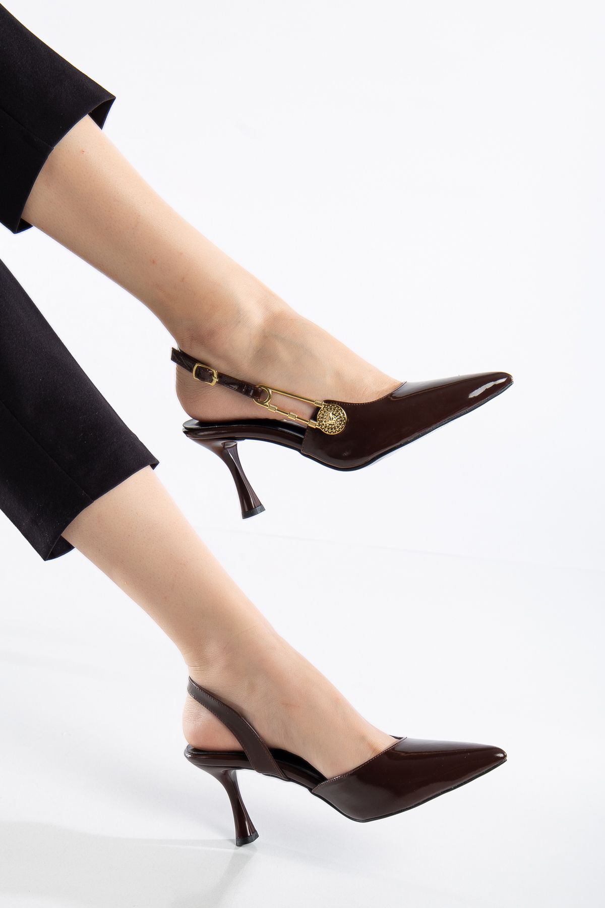 Brielfy Rev-2 Kadın Premium Yandan Altın Toka Düğmeli Sivri Uçlu Topuklu Yaz Ayakkabı Stiletto