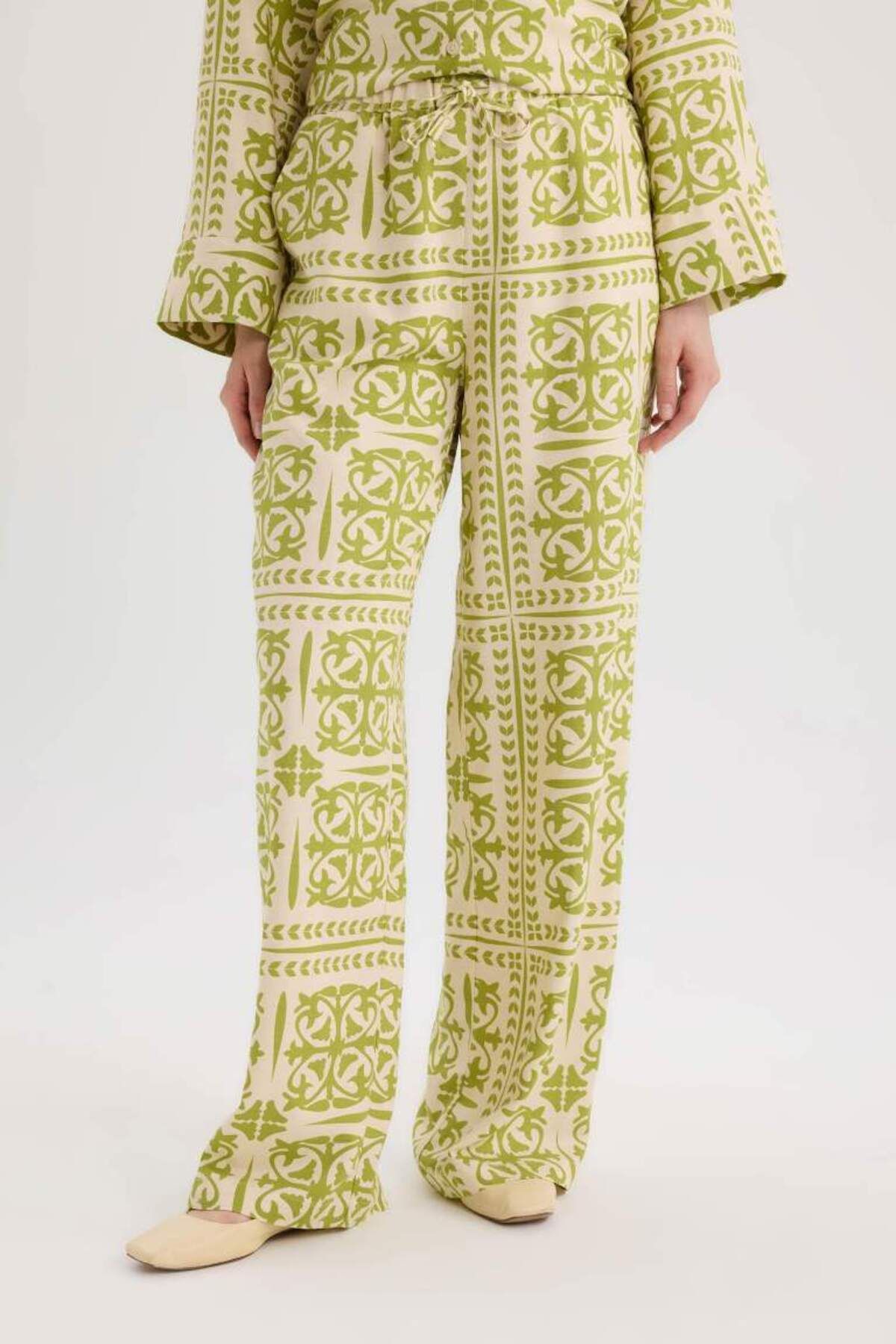 DeFacto Yeni Sezon Wide Leg Desenli Esnek Belli Keten Karışımlı Geniş Paça Pantolon