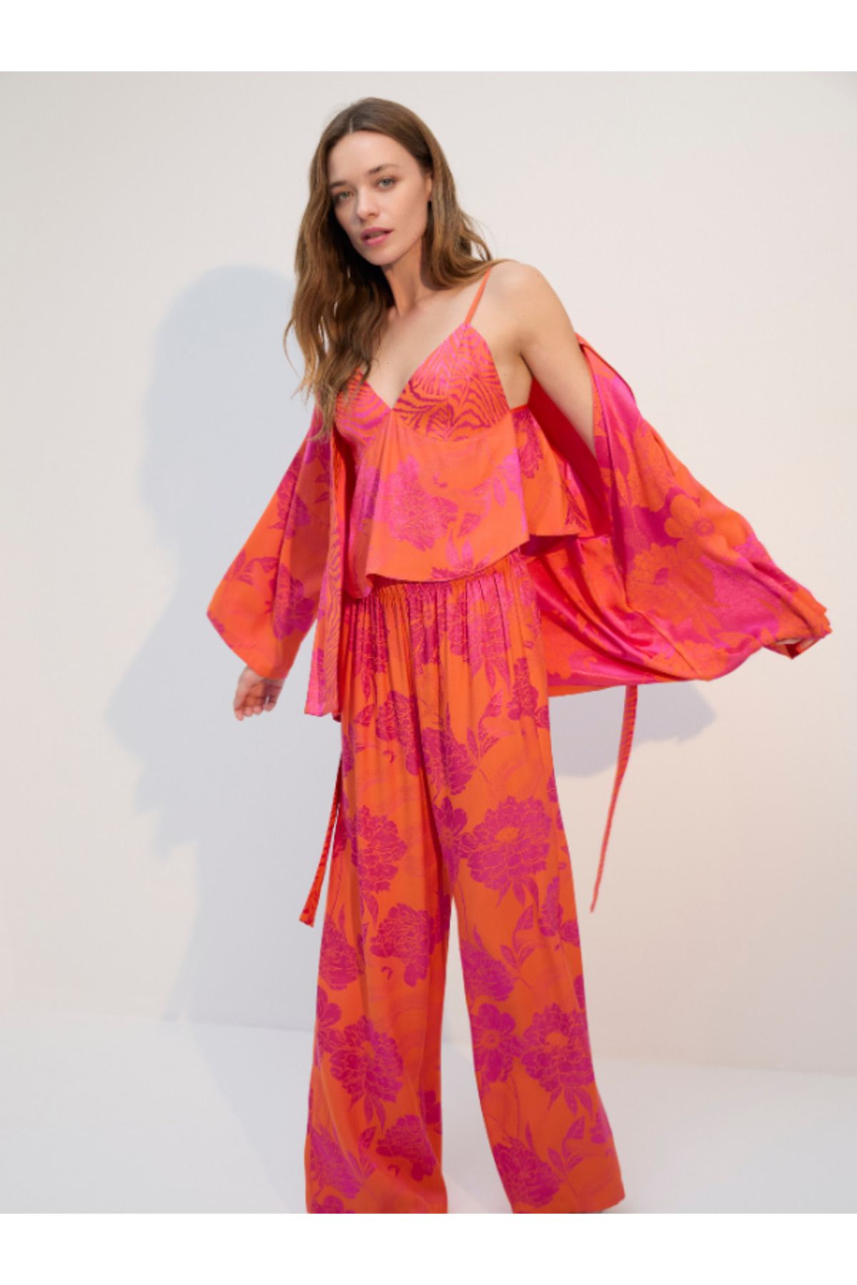 BONJOUR MADAME Viskon Jakar Sabahlık Büstiyer Pantolon Pijama Takım BJM-1705 Çok Renkli