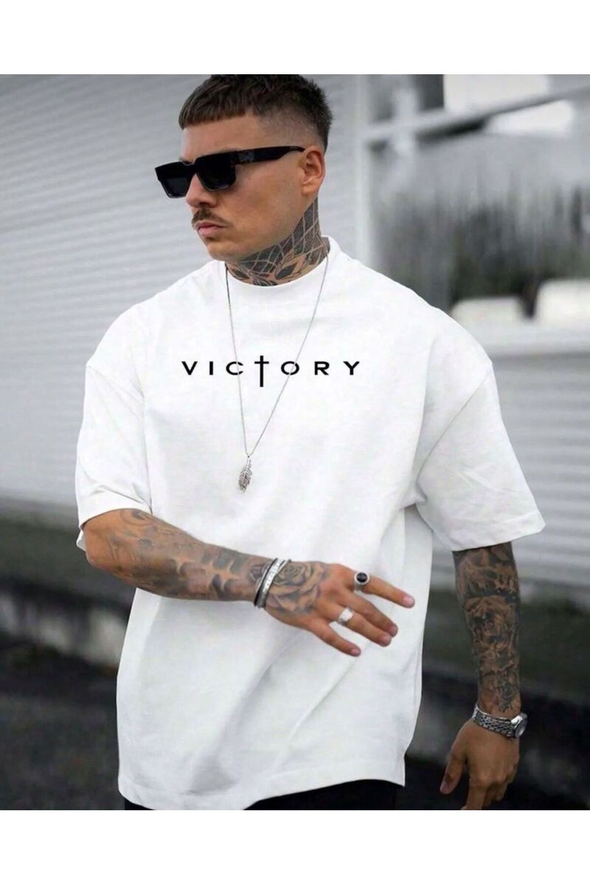 SOKAKTA Beyaz Renkli Oversize Kesim VİCTORY Baskılı Trend Oversize Tshirt UNİSEX