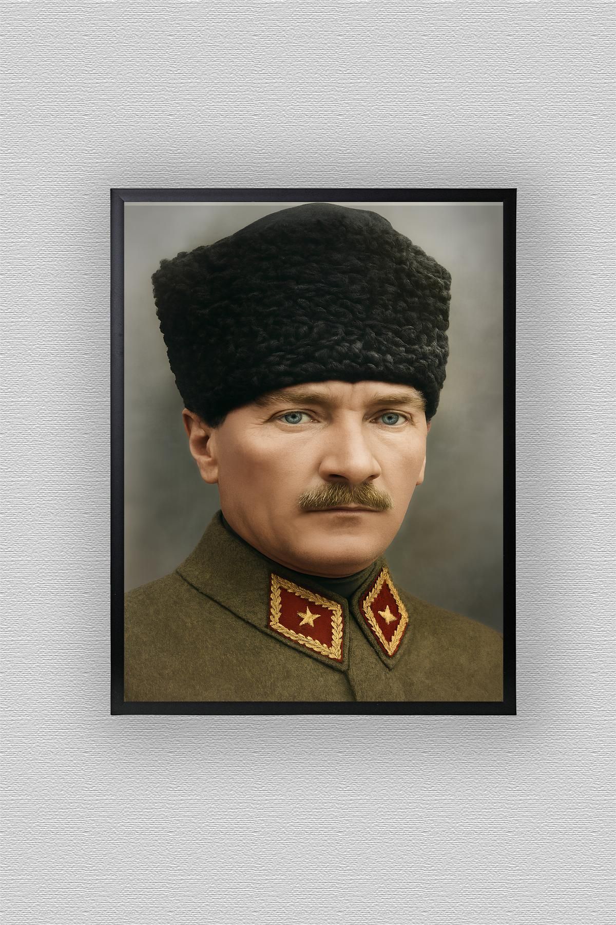 WoodyArts Atatürk Portresi - Siyah Çerçeve