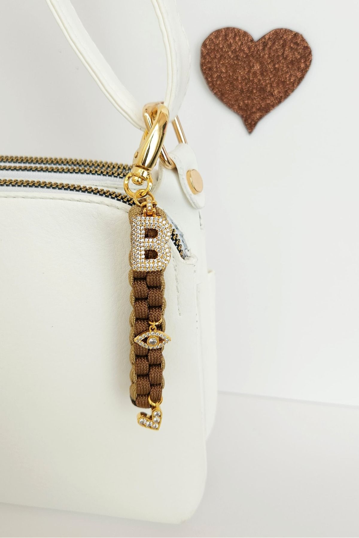 WONDER TOUCH Kahverengi Paracord İp Taşlı Harf Anahtarlık,nazar boncuğu ve kalp charmlı çanta aksesuarı,göz charm