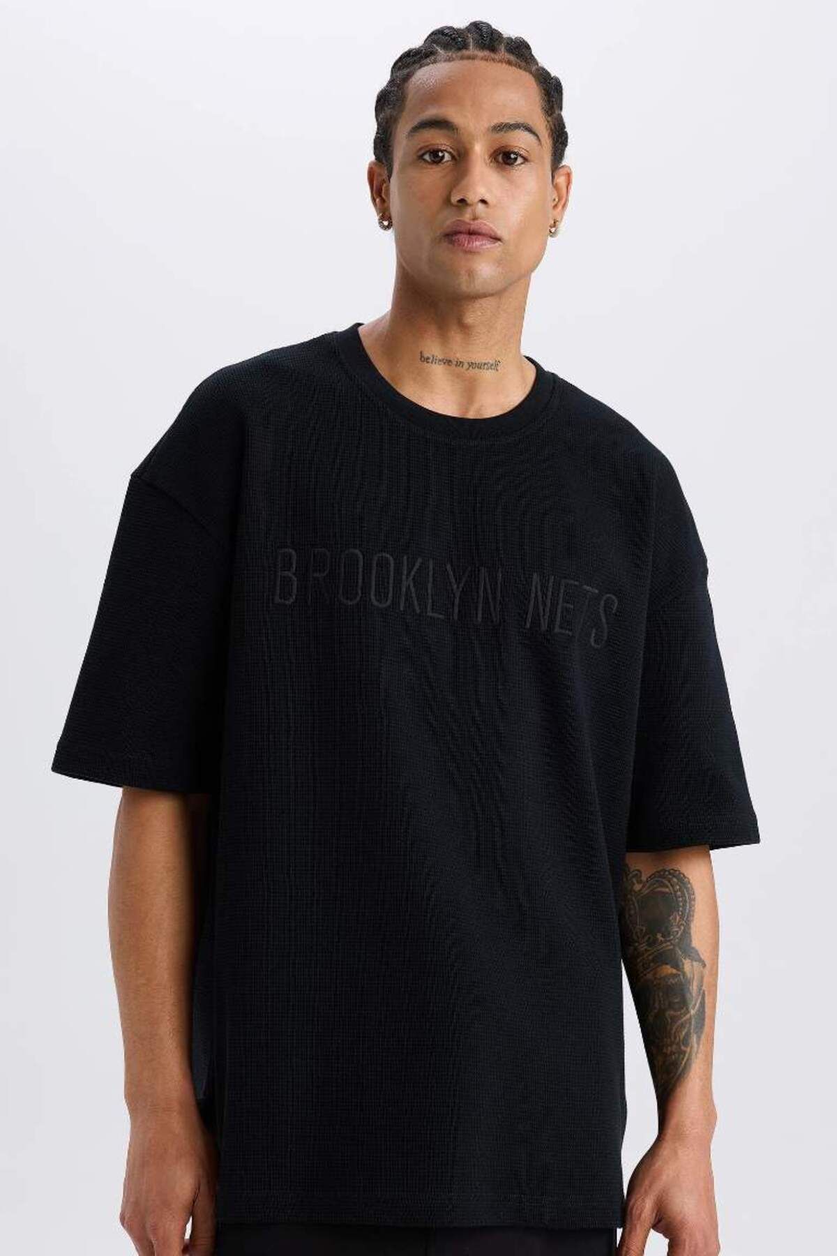 DeFacto Yeni Sezon DeFactoFit NBA Brooklyn Nets Oversize Geniş Kalıp Bisiklet Yaka Kısa Kollu