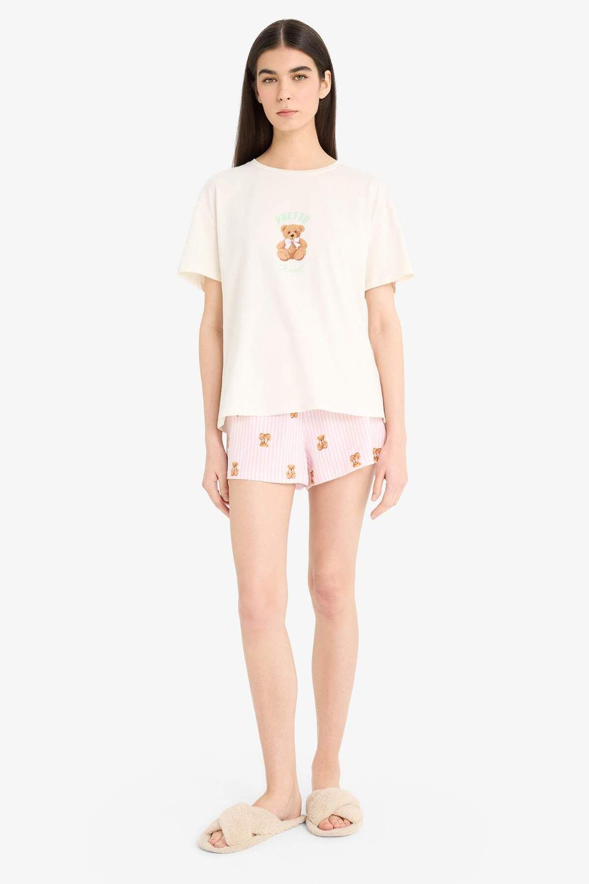 DeFacto Pijama Takımı Kısa Kollu Baskılı Üst Esnek Belli Şort-Fall in Love F1623AX25SM