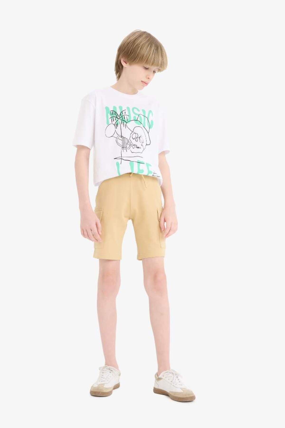 complete the look image