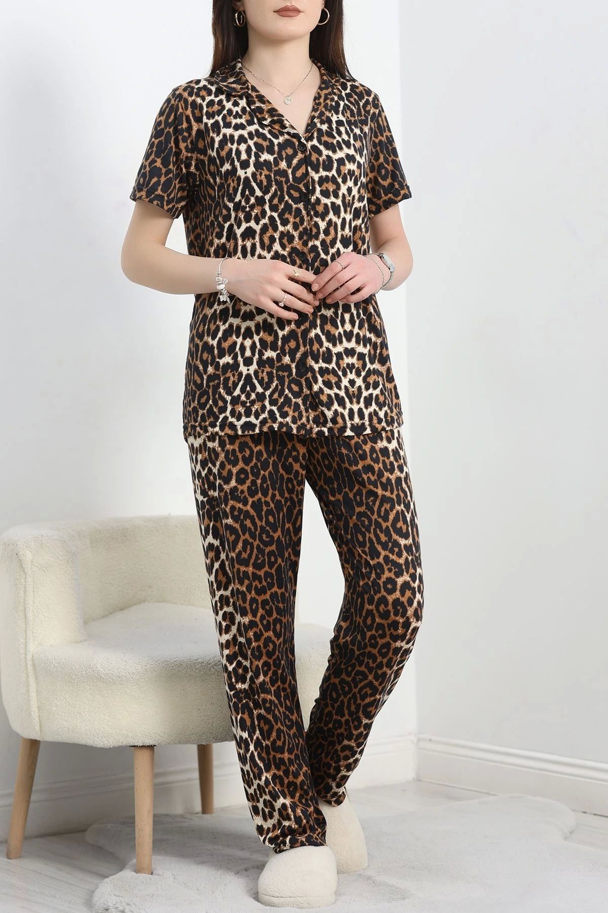 OurStyles Milan Kumaş Düğmeli Pijama Takımı Kahveleopar - 50145.1857.