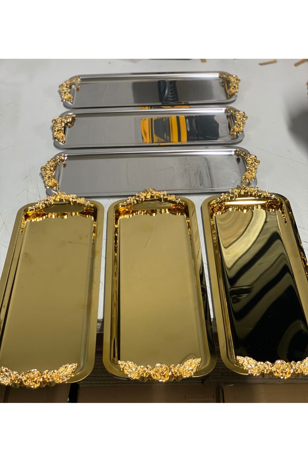SEVA ÇELİK ÇELİK DİKDÖRTGEN 3 ADET GOLD 3 ADET GÜMÜŞ KULPLU SERVİS VE SUNUM TEPSİSİ