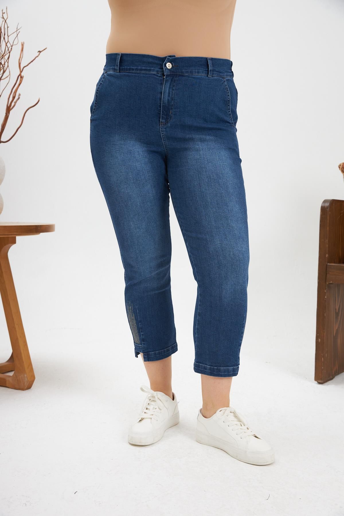RMG Büyük Beden Taş Detay Denim Kapri Kim. Mavi