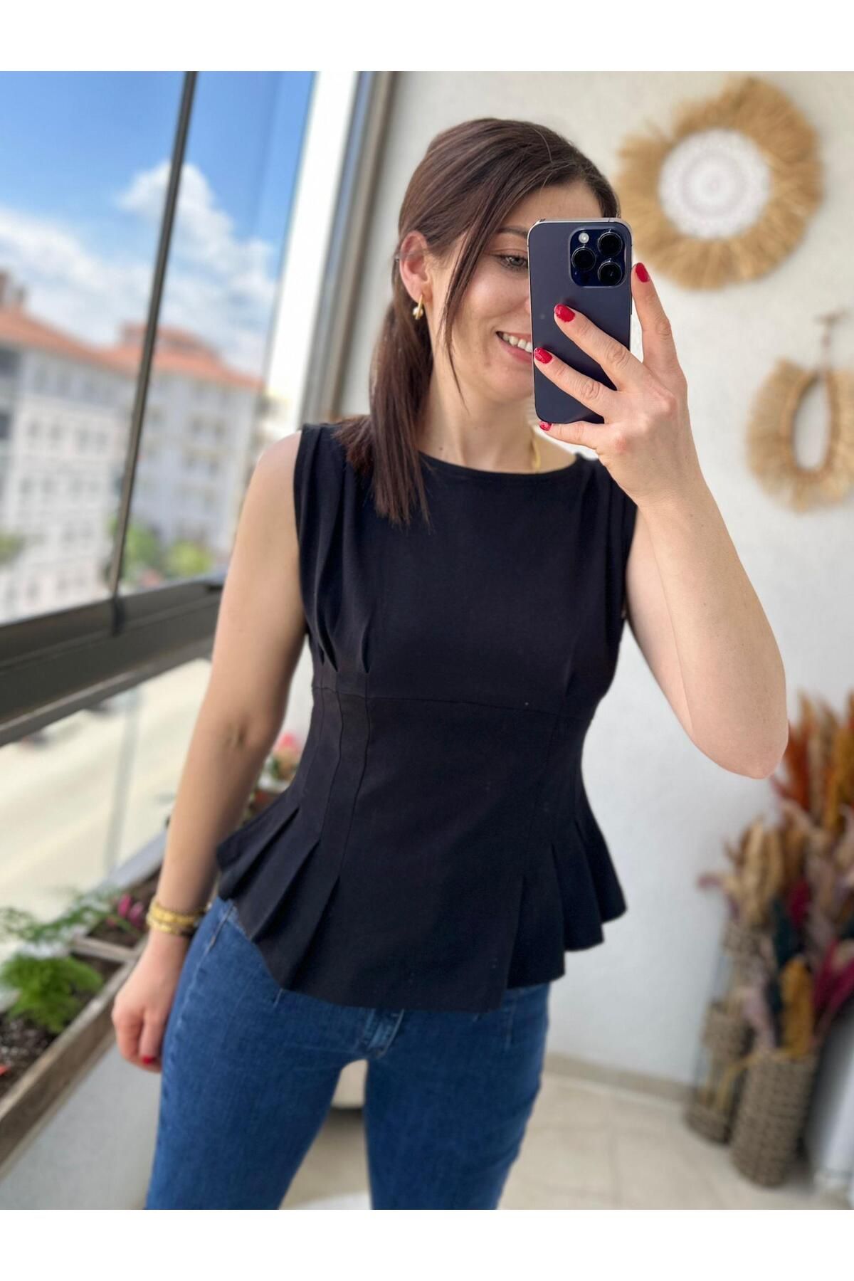 TUNAM BUTİK SIRT FERMUAR VE PİLE DETAYLI TASARIM BLUZ
