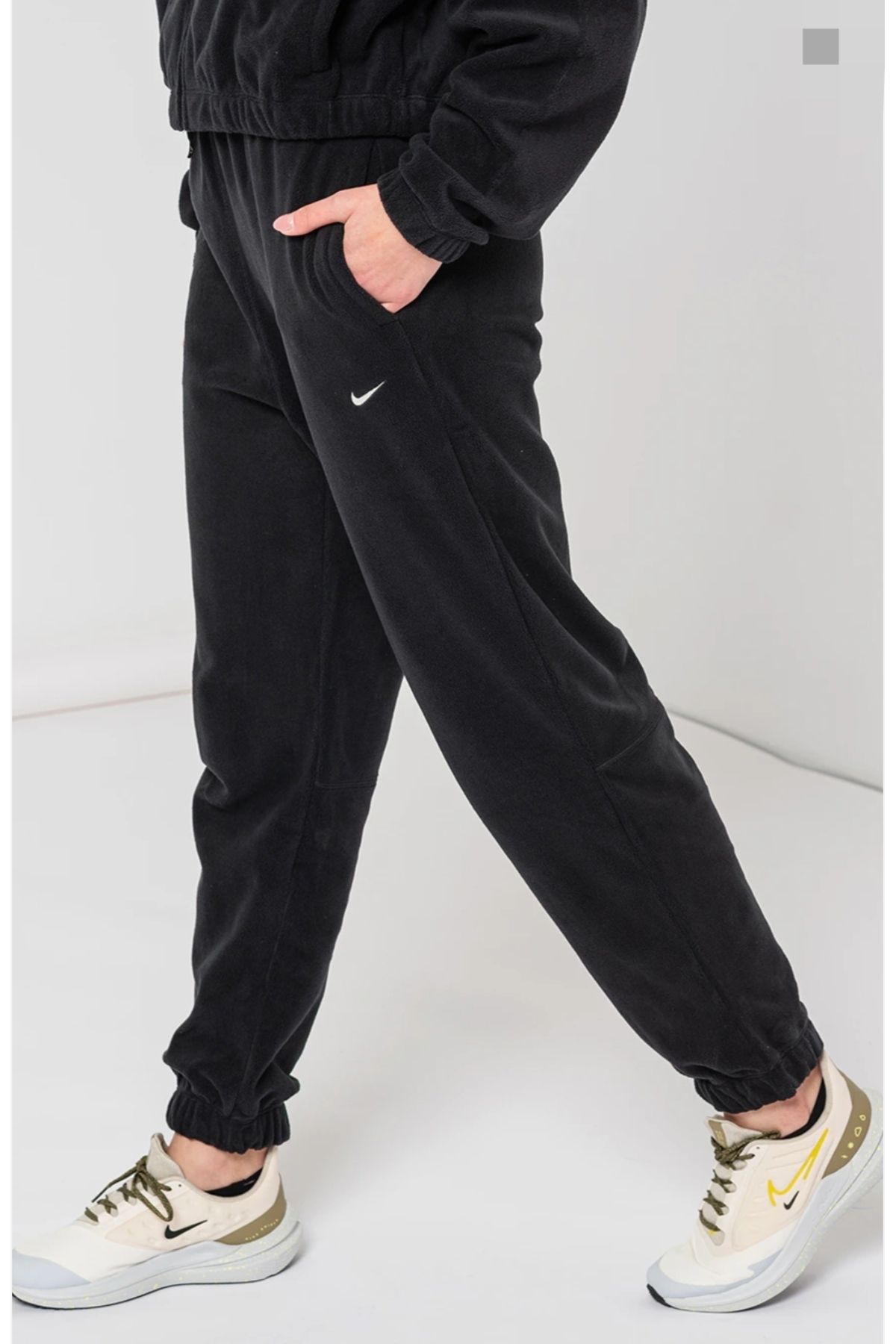 Nike Therma Fit One Fleece Loose Fit High Rise Pant Bol Kesimli Polar Kadın Eşofman Altı Siyah