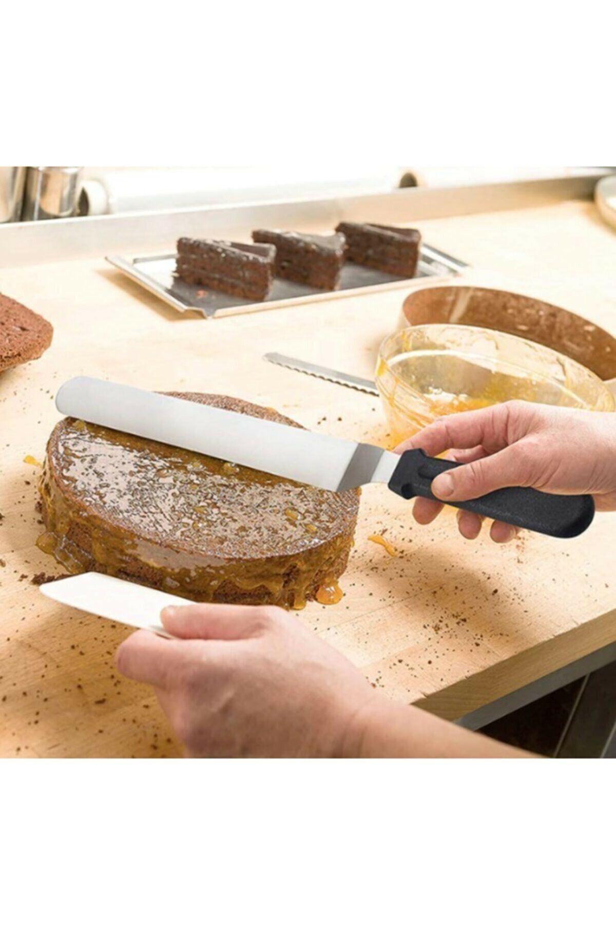 ÖYKÜ VE YİĞİT Eğik Pasta Sıvama Spatulası Metal 33 Cm