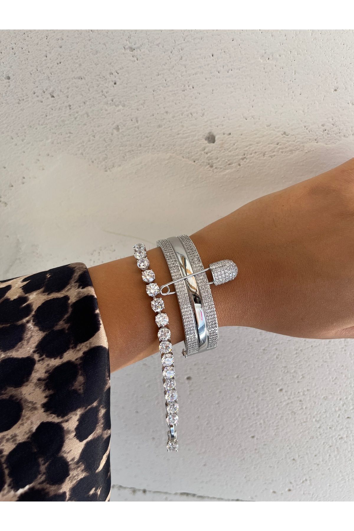 XUPING JEWELRY Pırlanta Montür Gümüş Renk Xuping Su Yolu Ekstra Parlak Vip Bileklik