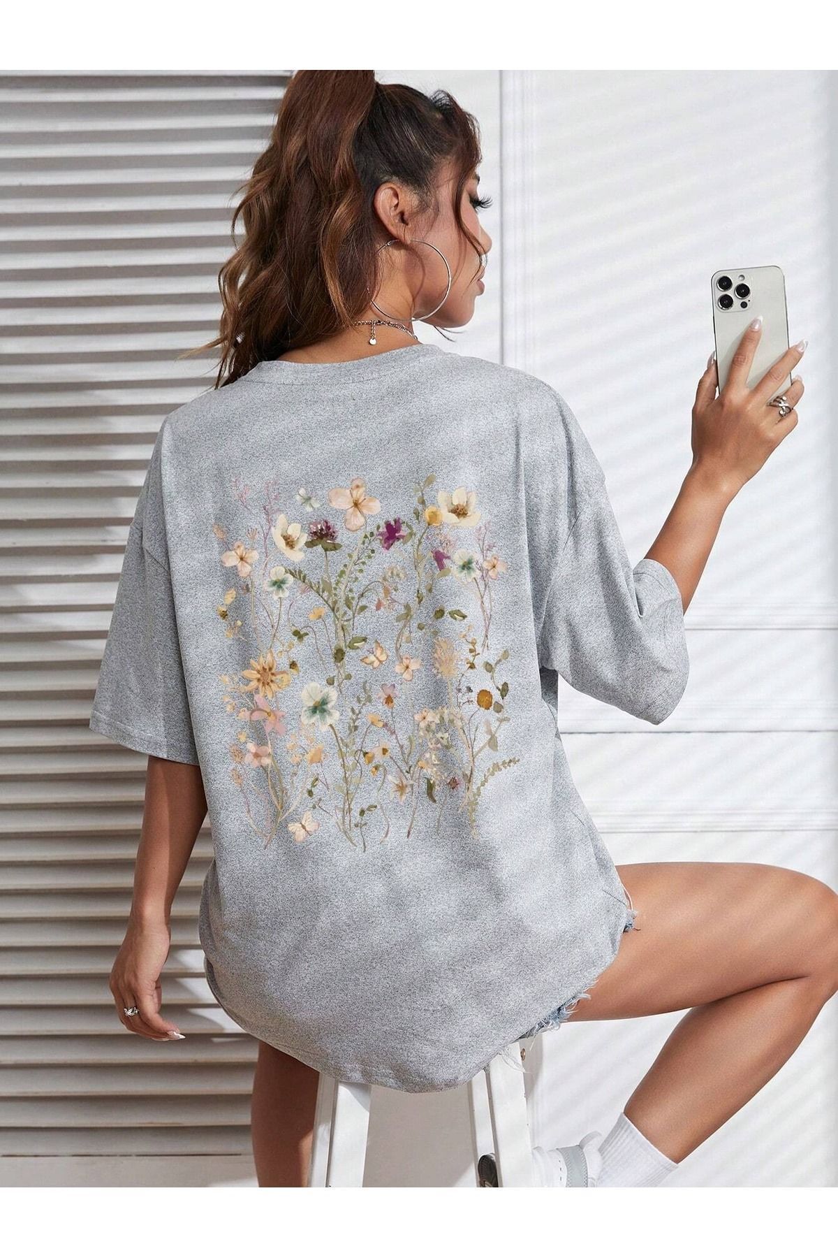 Boi Çiçek Desen T-Shirt - Gri Baskılı Oversize Bisiklet Yaka Kısa Kol