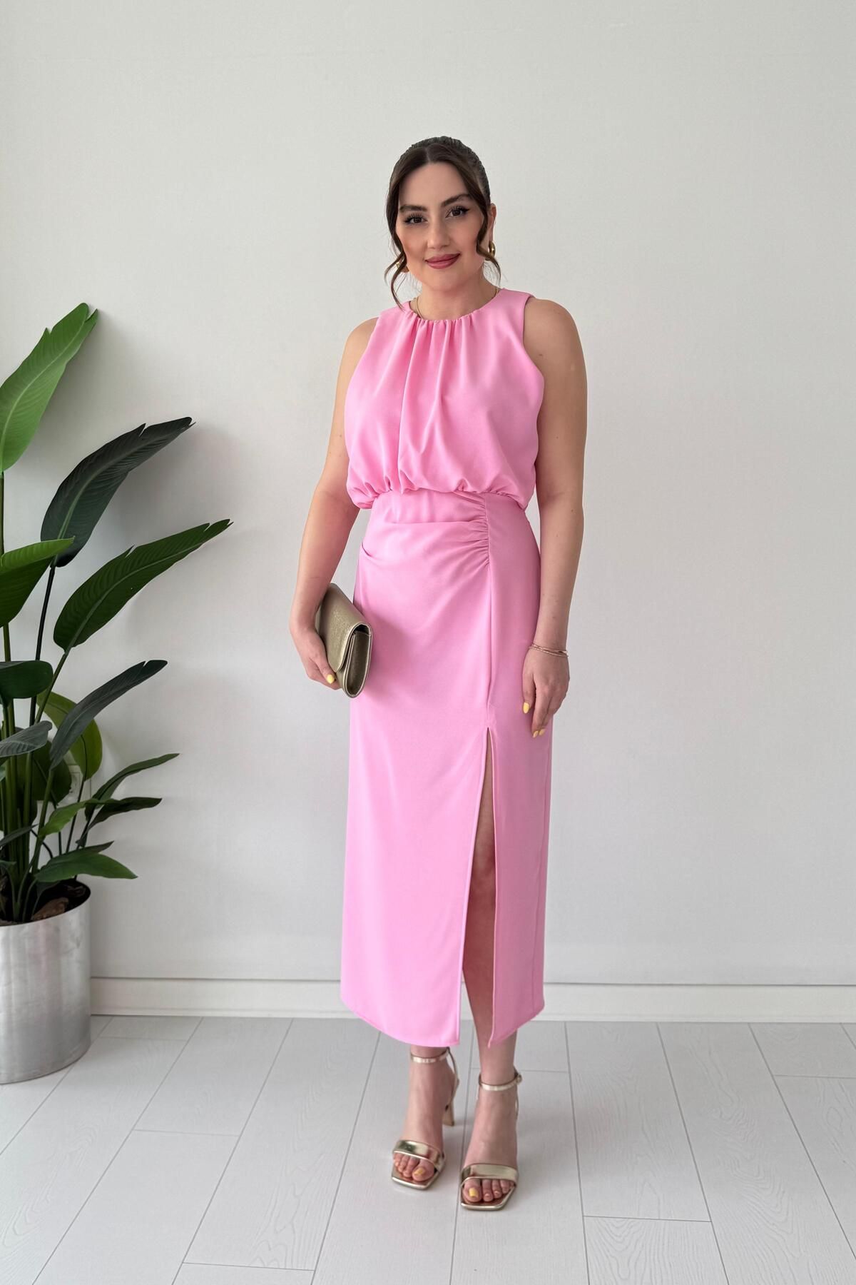 MaziButik Üstü Dökümlü Yırtmaçlı Elbise Pembe